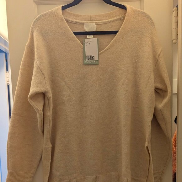 H&M Cream V-Neck Sweater - Picture 1 of 3